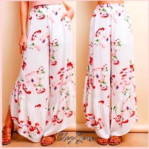 ❤HOST PICK❤ White floral palazzo pants NWT S M L